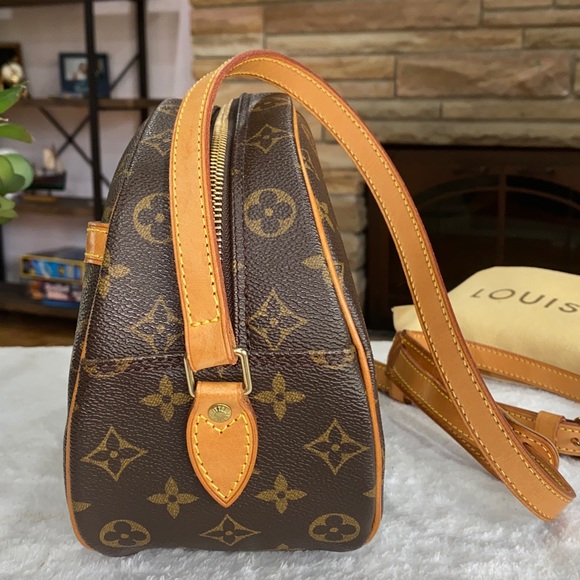 Authentic❤️ LV with dust bag - Picture 5 of 15